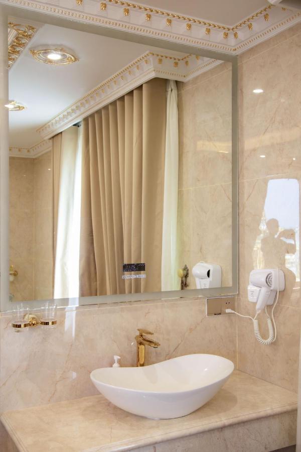 Tri Tam Hotel - Khach San Tri Tam Ben Luc Bagian luar foto