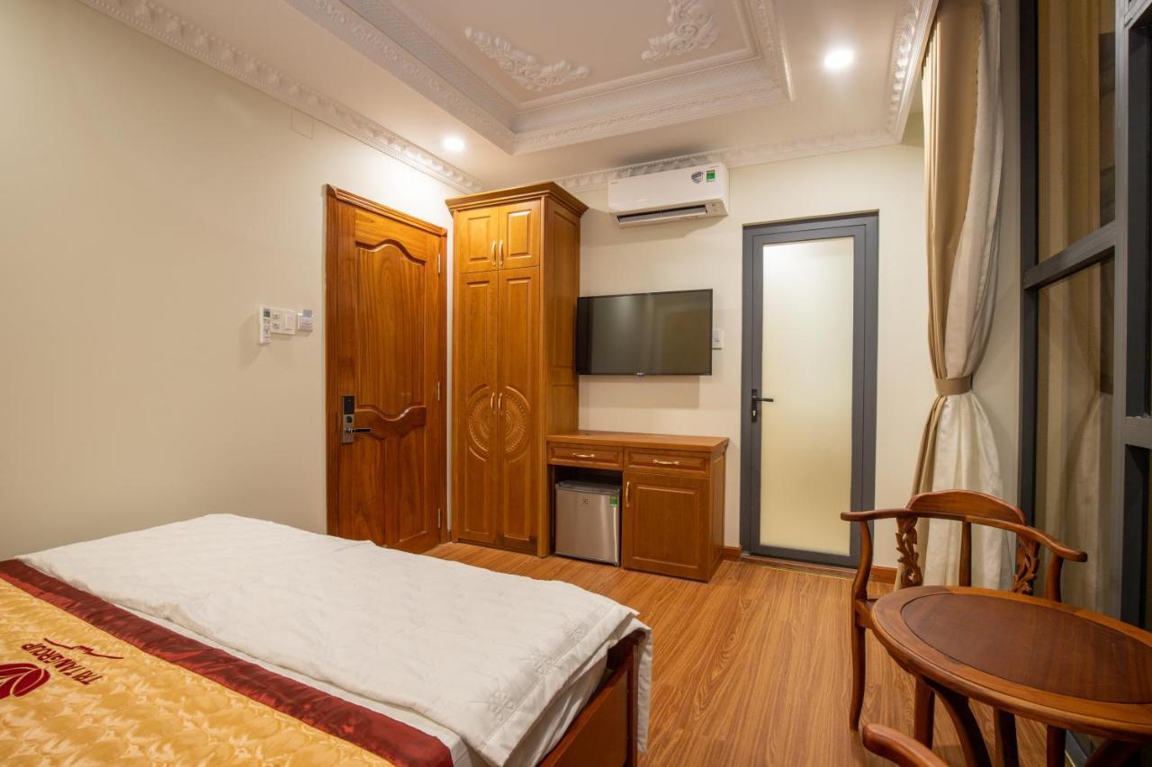 Tri Tam Hotel - Khach San Tri Tam Ben Luc Bagian luar foto