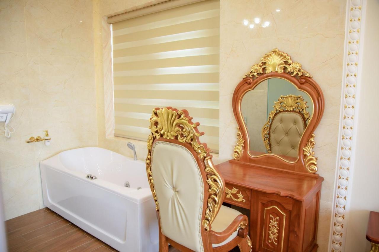Tri Tam Hotel - Khach San Tri Tam Ben Luc Bagian luar foto
