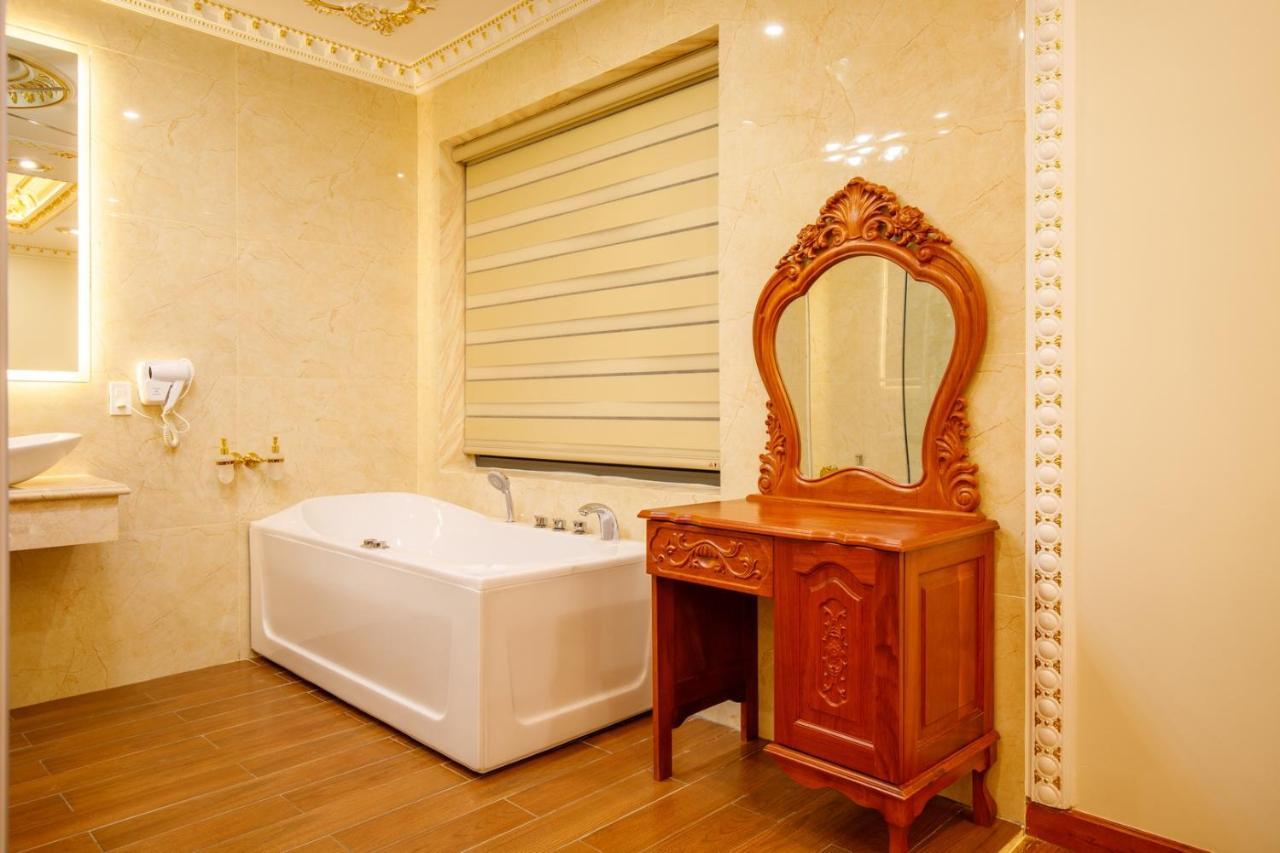 Tri Tam Hotel - Khach San Tri Tam Ben Luc Bagian luar foto